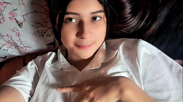 VECINA CASADA ME PIDE QUE LA GRABE MIENTRAS SE QUITA LA ROPA